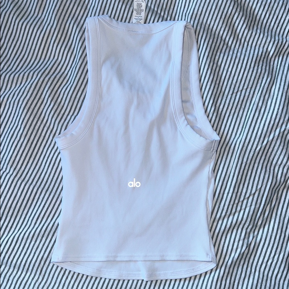 ALO Goddess Ribbed Go-To Tank - Picture 4 of 7